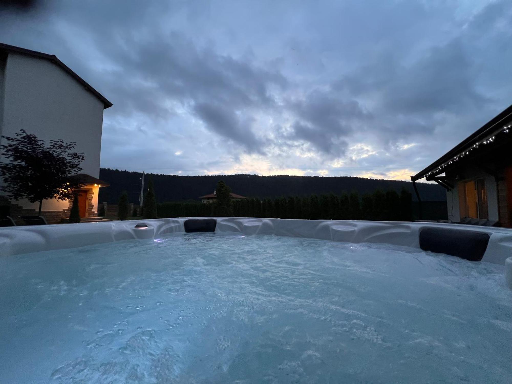 Villa Adelheide - Spa, Bbq & Jacuzzi Beli Iskar Eksteriør bilde