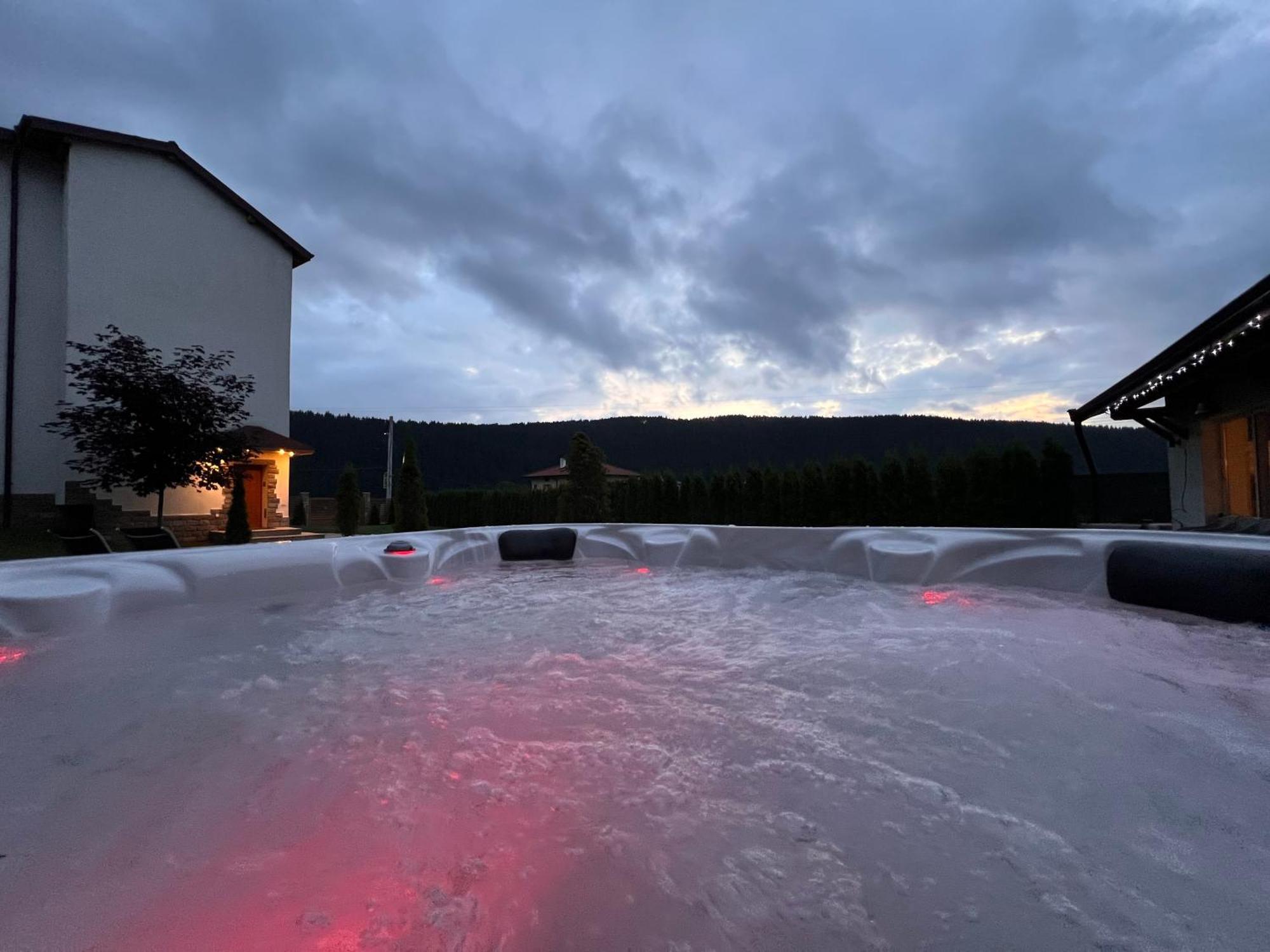 Villa Adelheide - Spa, Bbq & Jacuzzi Beli Iskar Eksteriør bilde